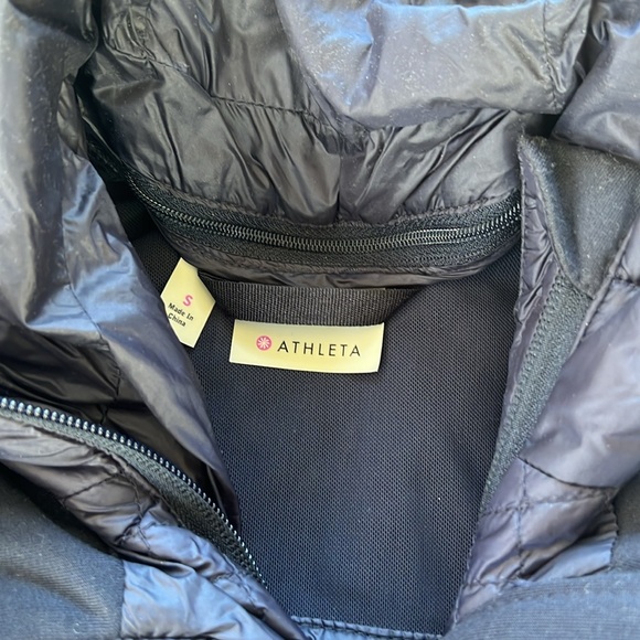 Women’s Athleta Rain/Warm/Wind Hooded Jacket, Size Small - Picture 2 of 9